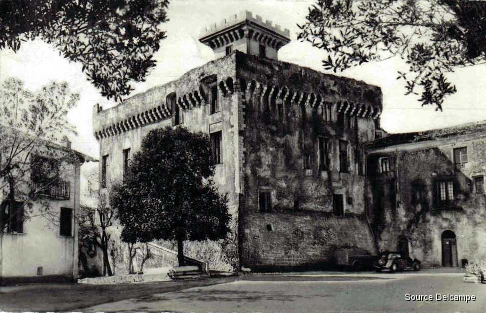 06 Cagnes Sur Mer Place du Chateau.jpg